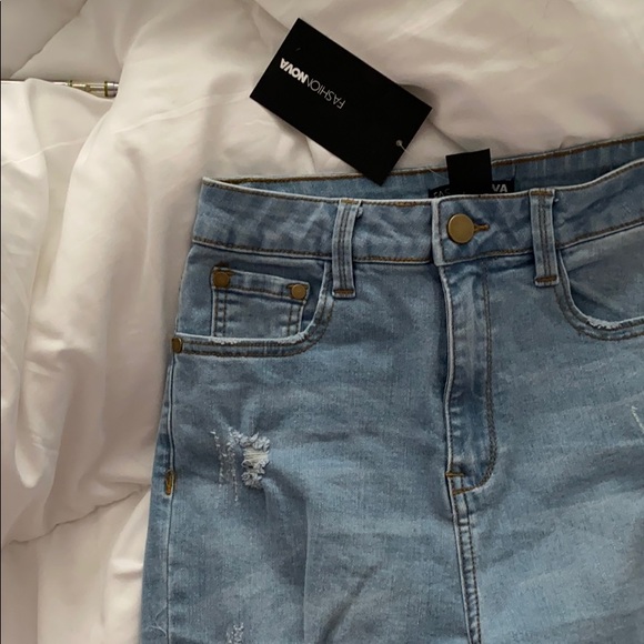 FASHION NOVA JEANS size 7 - Picture 2 of 4